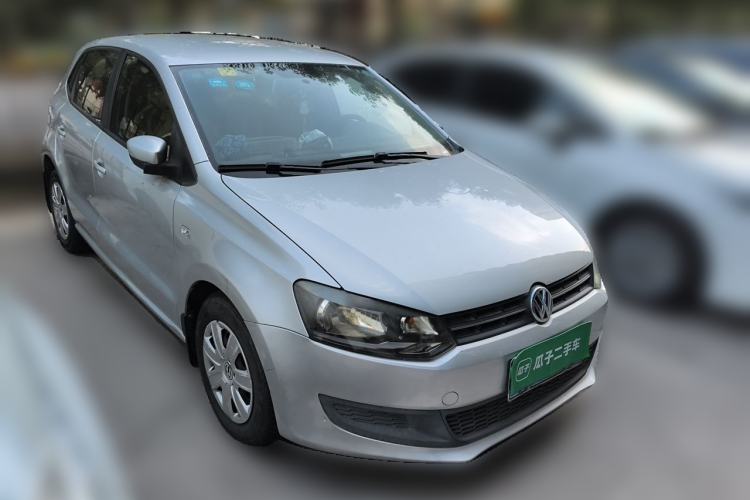 Used Volkswagen Polo 2011 1.4L Manual ZhiLe Edition Front Right 45 Deg