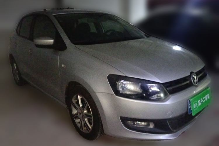 Used Volkswagen Polo 2011 1.6L Automatic ZhiKu Edition Front Right 45 Deg
