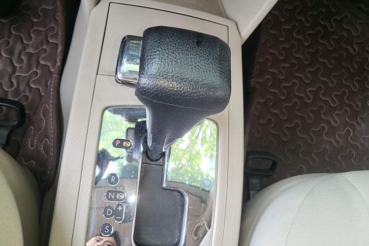 Used Volkswagen Polo 2011 Jingqu 1.4L Automatic Shishang Edition Gear Lever