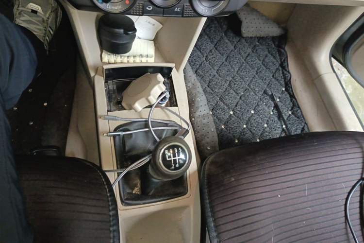 Used Volkswagen Polo 2011 Jingqu 1.4L Manual Sile Edition Gear Lever