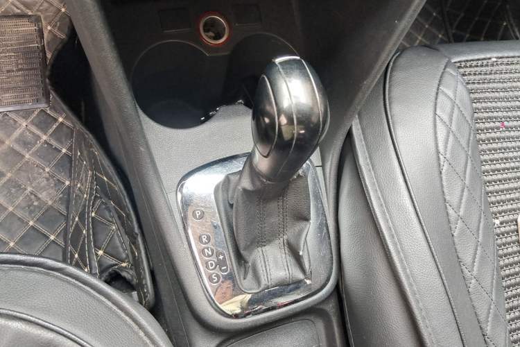 Used Volkswagen Polo 2011 1.6L Automatic ZhiShang Version Gear Lever