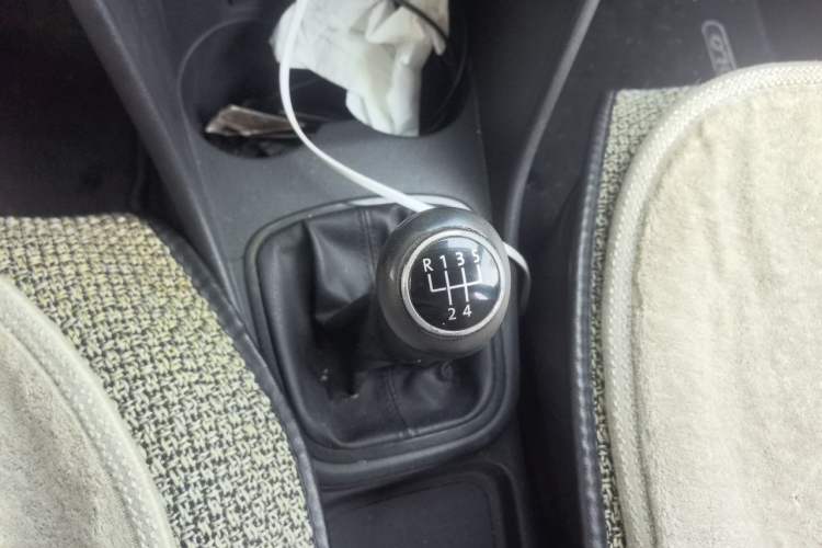 Used Volkswagen Polo 2011 1.4L Manual ZhiLe Edition Gear Lever