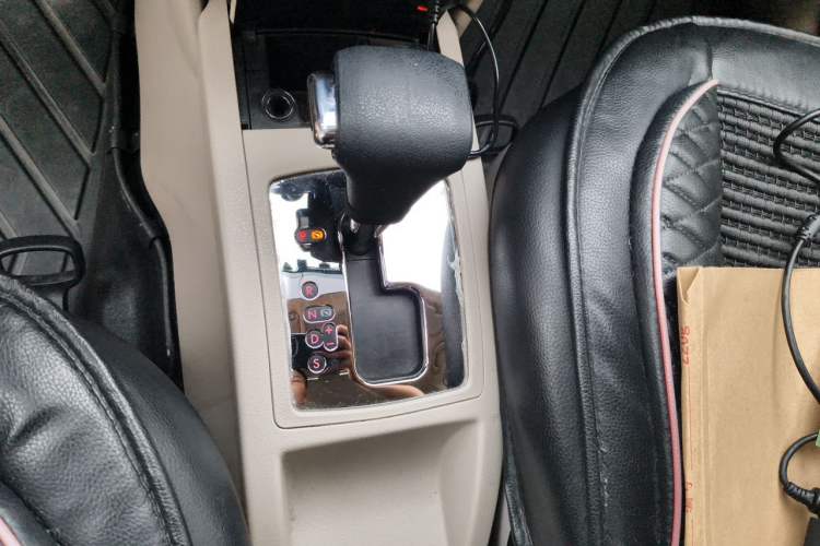 Used Volkswagen Polo 2011 Jingqu 1.6L Automatic Siku Edition Gear Lever