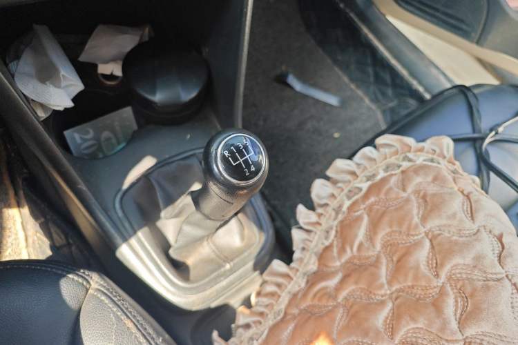 Used Volkswagen Polo 2011 1.4L Manual ZhiLe Edition Gear Lever