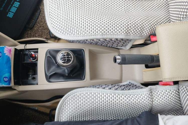 Used Volkswagen Polo 2011 Jingqu 1.4L Manual Shishang Edition Gear Lever