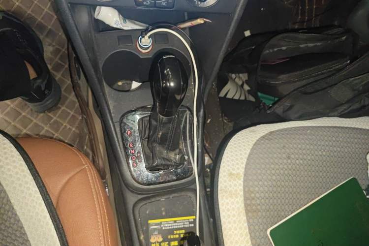 Used Volkswagen Polo 2011 1.6L Automatic ZhiShang Version Gear Lever