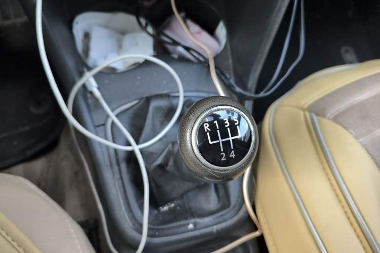 Used Volkswagen Polo 2011 1.4L Manual ZhiLe Edition Gear Lever