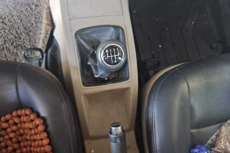 Used Volkswagen Polo 2011 Jingqu 1.4L Manual Sile Edition Gear Lever