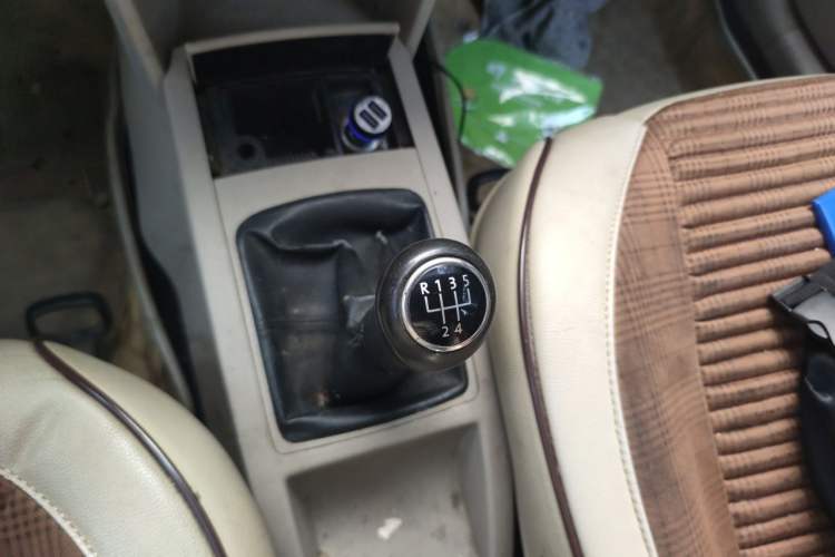 Used Volkswagen Polo 2011 Jingqu 1.4L Manual Sile Edition Gear Lever