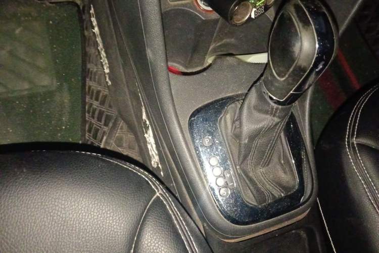 Used Volkswagen Polo 2011 1.6L Automatic ZhiKu Edition Gear Lever