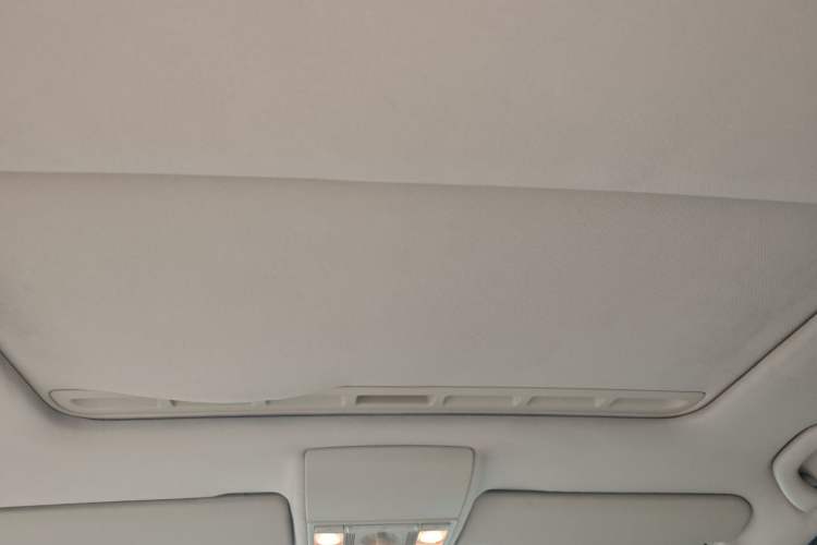 Used Volkswagen Polo 2011 Jingqu 1.6L Manual - Real Cool Edition Headliner