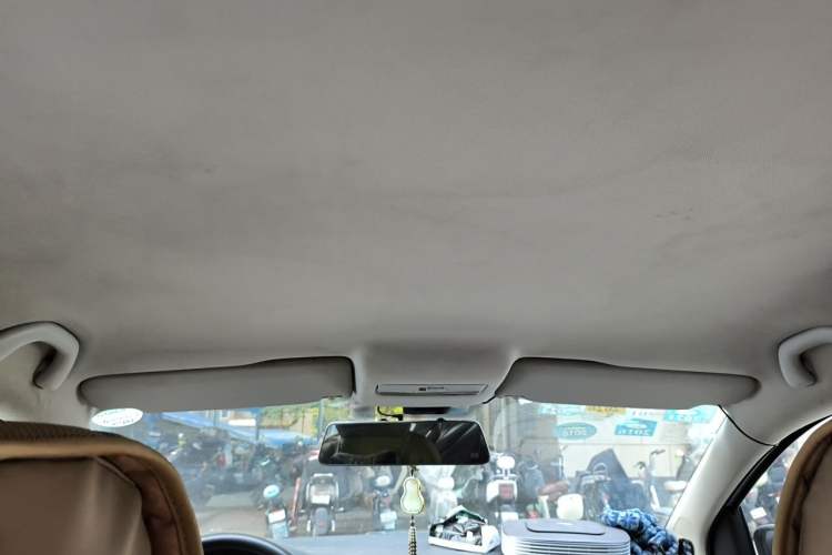 Used Volkswagen Polo 2011 1.4L Manual ZhiLe Edition Headliner
