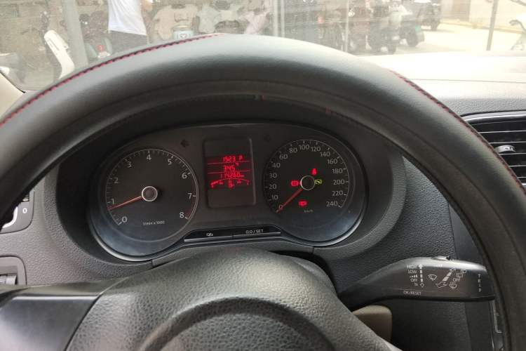 Used Volkswagen Polo 2011 1.6L Automatic ZhiShang Version Instrument Cluster