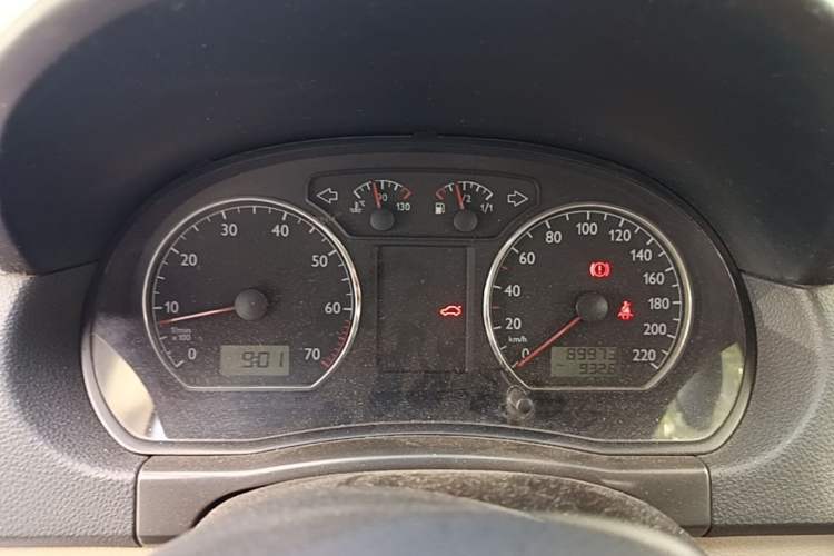 Used Volkswagen Polo 2011 Jingqu 1.6L Manual - Real Cool Edition Instrument Cluster