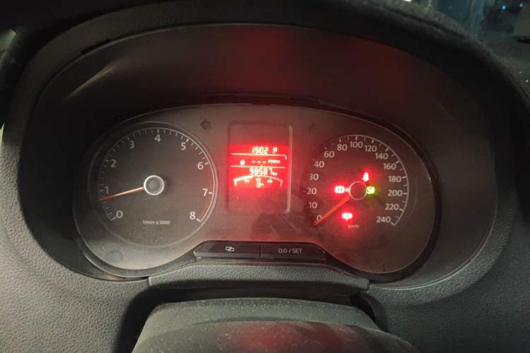 Used Volkswagen Polo 2011 1.6L Automatic ZhiShang Version Instrument Cluster