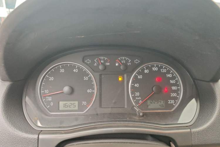 Used Volkswagen Polo 2011 Jingqu 1.6L Manual - Real Cool Edition Instrument Cluster