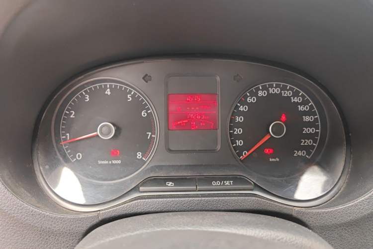 Used Volkswagen Polo 2011 1.4L Manual ZhiShang Edition Instrument Cluster