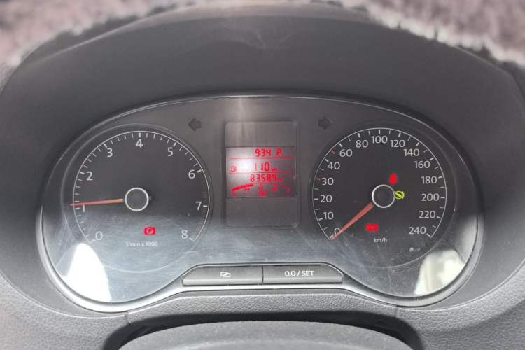 Used Volkswagen Polo 2011 1.4L Automatic ZhiShang Version Instrument Cluster