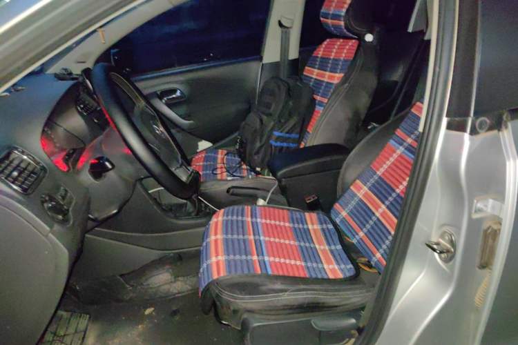 Used Volkswagen Polo 2011 1.6L Manual ZhiShang Edition Left Front Seat