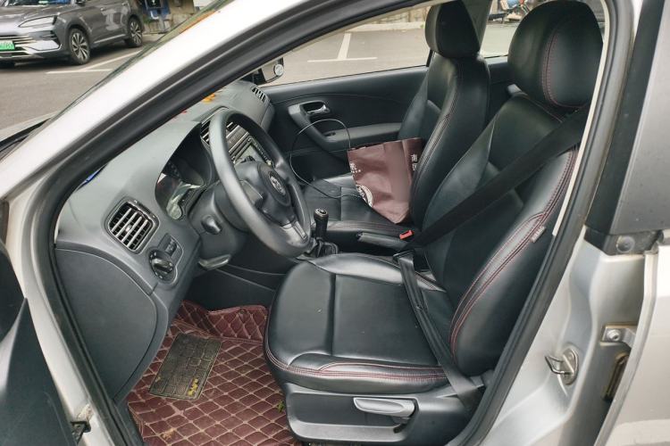 Used Volkswagen Polo 2011 1.4L Manual ZhiShang Edition Left Front Seat