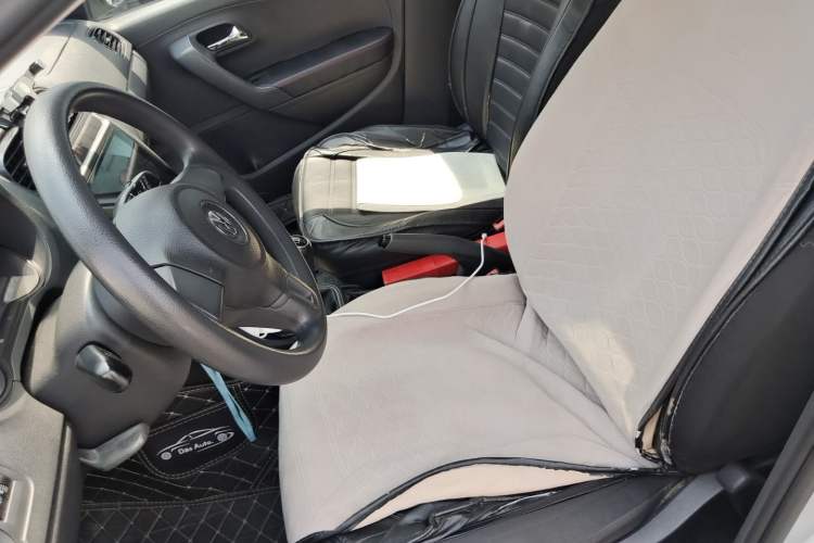 Used Volkswagen Polo 2011 Jingqu 1.4L Manual Sile Edition Left Front Seat