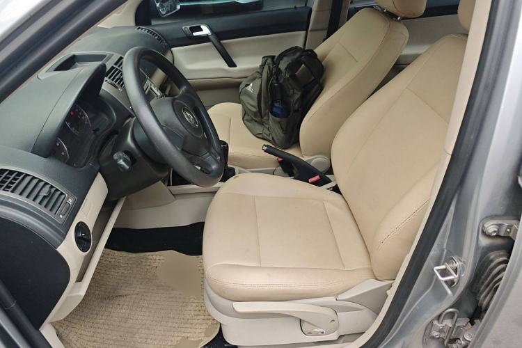 Used Volkswagen Polo 2011 Jingqu 1.6L Manual - Real Cool Edition Left Front Seat