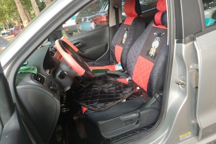 Used Volkswagen Polo 2011 1.4L Manual ZhiShang Edition Left Front Seat