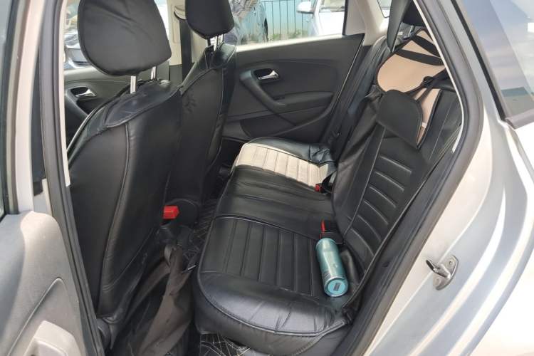 Used Volkswagen Polo 2011 Jingqu 1.4L Manual Sile Edition Left Rear Seat