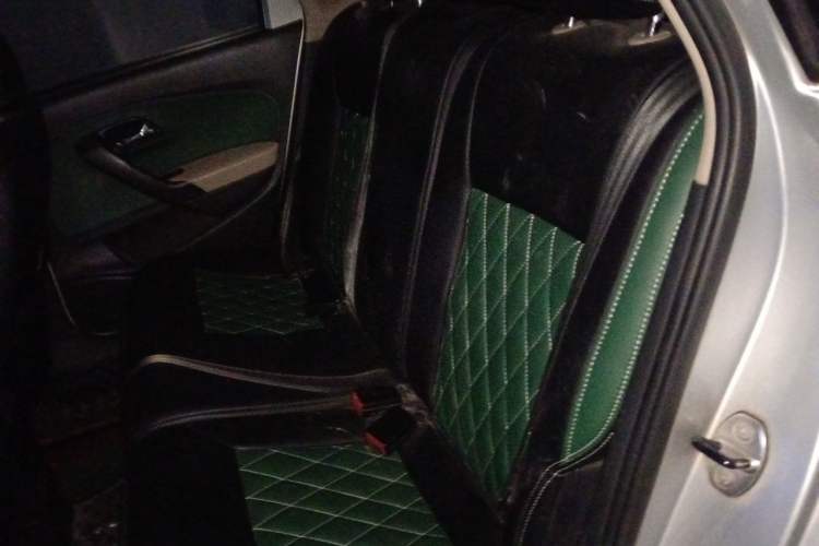 Used Volkswagen Polo 2011 1.6L Automatic ZhiKu Edition Left Rear Seat