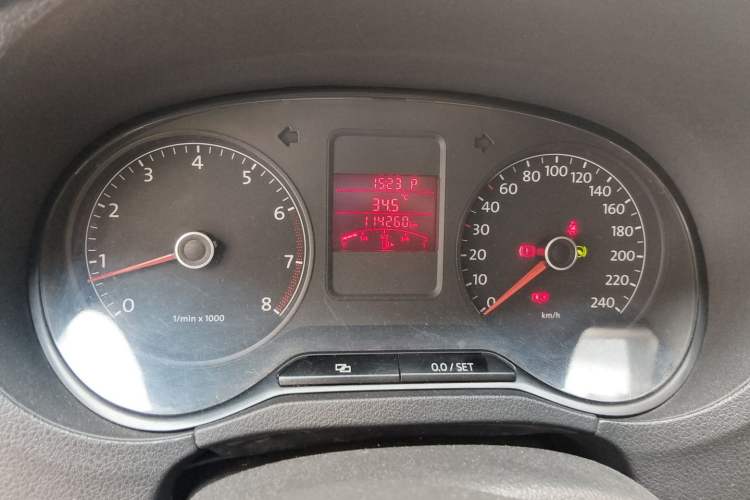 Used Volkswagen Polo 2011 1.6L Automatic ZhiShang Version Odometer Close Up