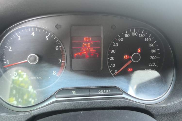 Used Volkswagen Polo 2011 1.4L Manual ZhiLe Edition Odometer Close Up