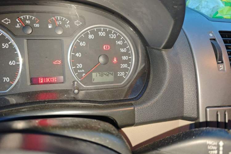 Used Volkswagen Polo 2011 Jingqu 1.6L Automatic Siku Edition Odometer Close Up