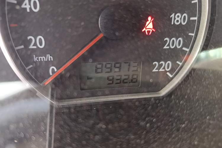 Used Volkswagen Polo 2011 Jingqu 1.6L Manual - Real Cool Edition Odometer Close Up