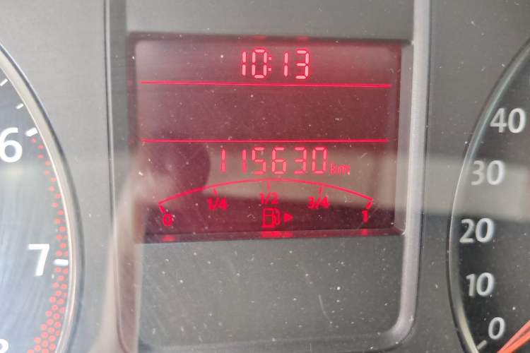 Used Volkswagen Polo 2011 Jingqu 1.4L Manual Sile Edition Odometer Close Up
