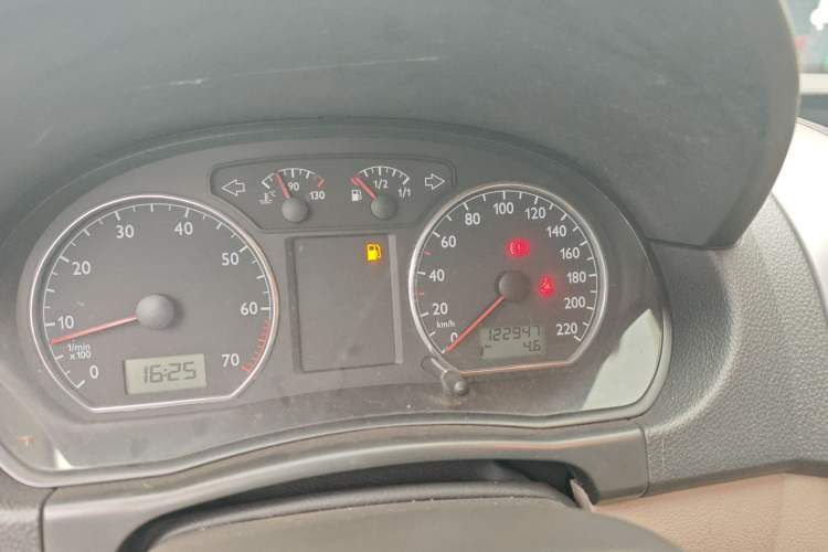 Used Volkswagen Polo 2011 Jingqu 1.6L Manual - Real Cool Edition Odometer Close Up