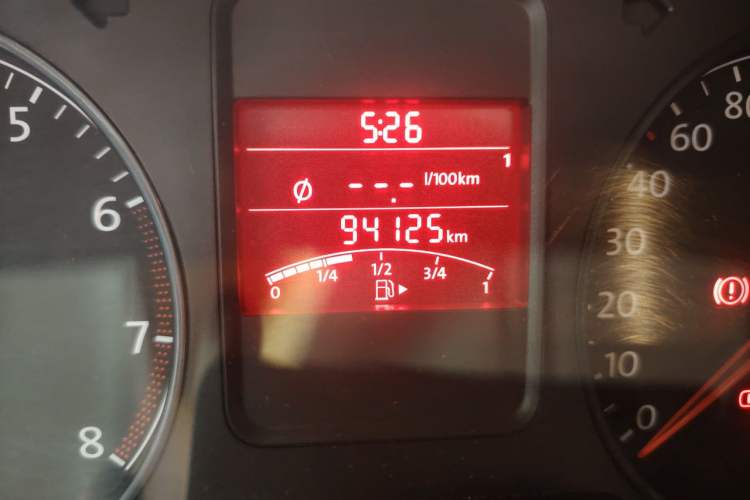 Used Volkswagen Polo 2011 1.4L Manual ZhiShang Edition Odometer Close Up