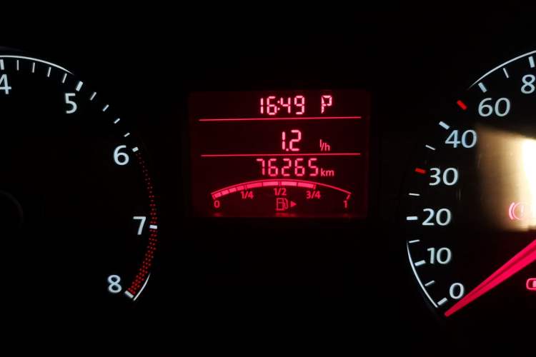 Used Volkswagen Polo 2011 1.6L Automatic ZhiShang Version Odometer Close Up