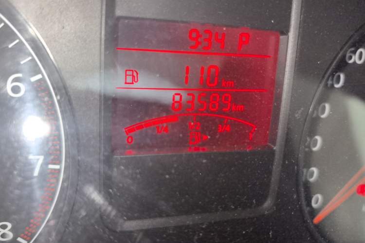 Used Volkswagen Polo 2011 1.4L Automatic ZhiShang Version Odometer Close Up