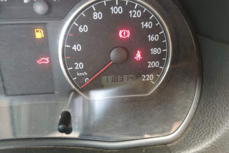 Used Volkswagen Polo 2011 Jingqu 1.4L Manual Sile Edition Odometer Close Up