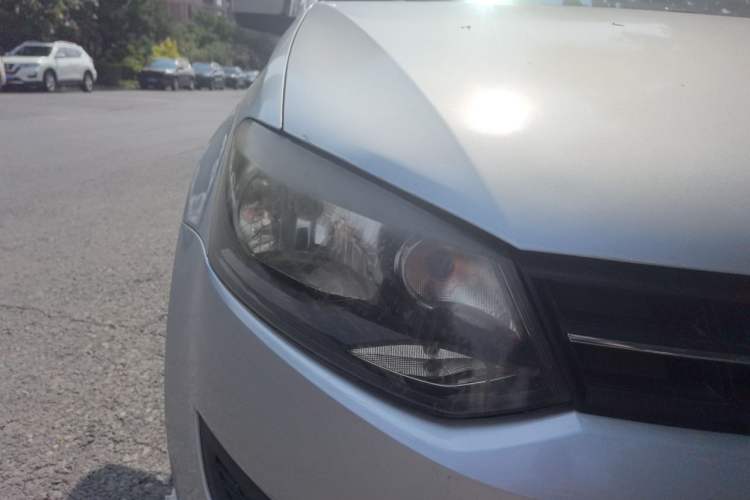 Used Volkswagen Polo 2011 1.4L Manual ZhiLe Edition Right Front Headlight
