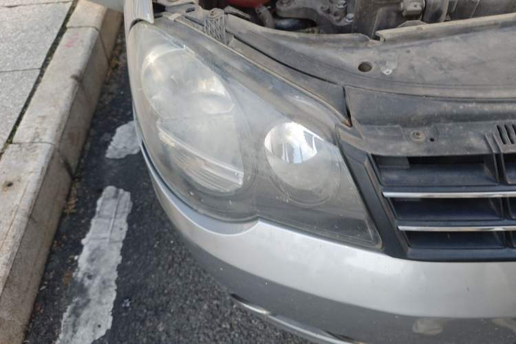 Used Volkswagen Polo 2011 Jingqu 1.6L Automatic Siku Edition Right Front Headlight