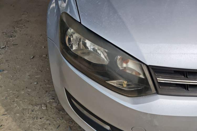 Used Volkswagen Polo 2011 1.6L Automatic ZhiKu Edition Right Front Headlight
