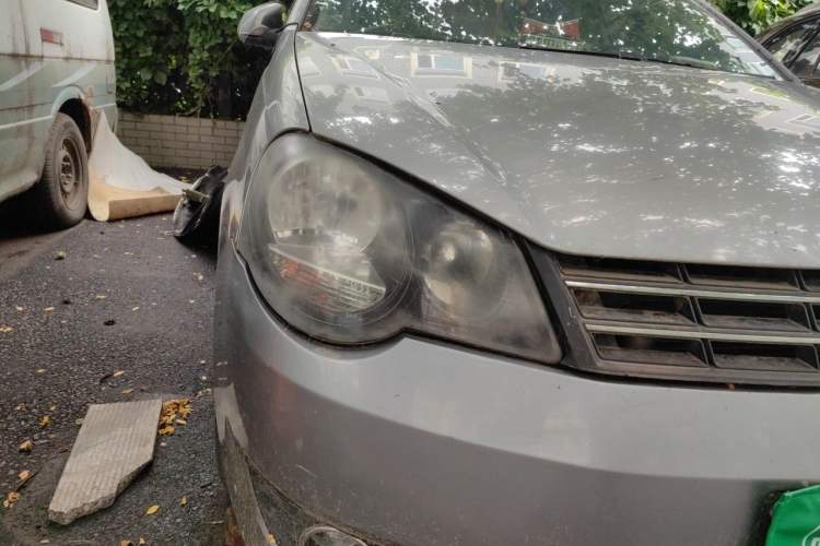 Used Volkswagen Polo 2011 Jingqu 1.6L Manual - Real Cool Edition Right Front Headlight