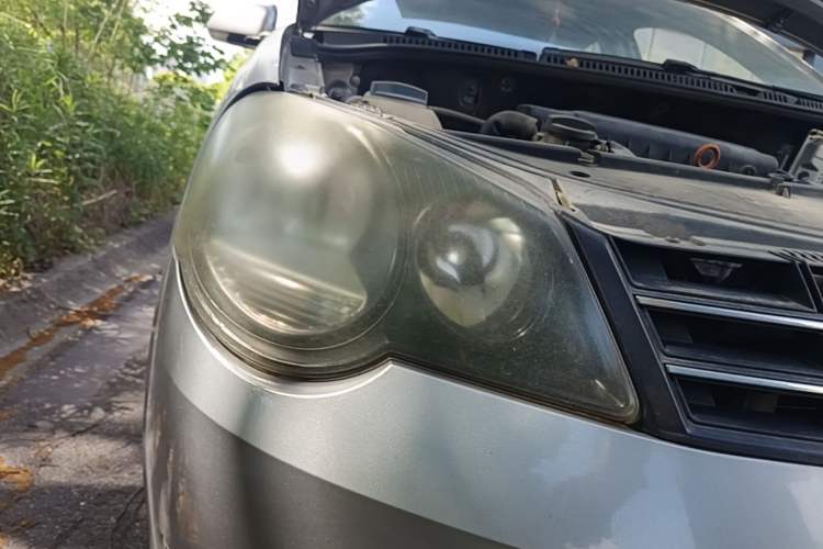 Used Volkswagen Polo 2011 Jingqu 1.6L Manual - Real Cool Edition Right Front Headlight