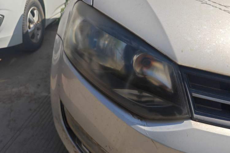 Used Volkswagen Polo 2011 1.4L Manual ZhiLe Edition Right Front Headlight
