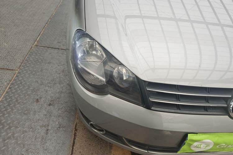 Used Volkswagen Polo 2011 Jingqu 1.6L Manual - Real Cool Edition Right Front Headlight