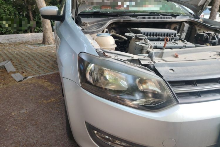 Used Volkswagen Polo 2011 1.4L Manual ZhiShang Edition Right Front Headlight