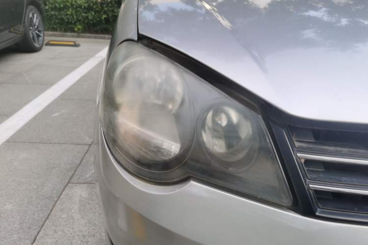 Used Volkswagen Polo 2011 Jingqu 1.4L Manual Sile Edition Right Front Headlight