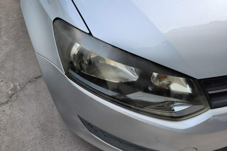 Used Volkswagen Polo 2011 1.4L Manual ZhiLe Edition Right Front Headlight