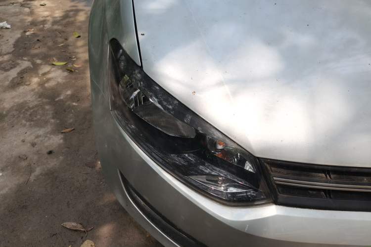 Used Volkswagen Polo 2011 1.6L Automatic ZhiShang Version Right Front Headlight